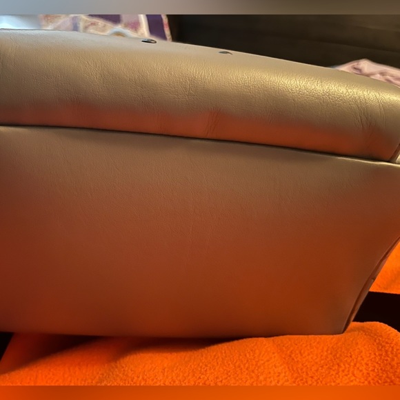 Racer LV -- 🎈SOLD🎈gray monogram with matte black hardware - Picture 6 of 11